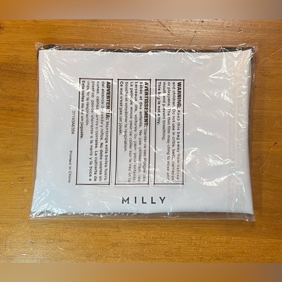 MILLY Slay All Day ZIP POUCH Water Resistant Beach Bag FabFitFun BRAND NEW - Picture 2 of 2